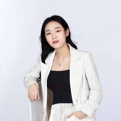 高級設計師：李文婷